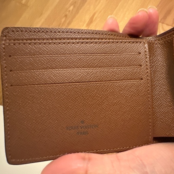Louis Vuitton Men’s Wallet - Picture 3 of 8